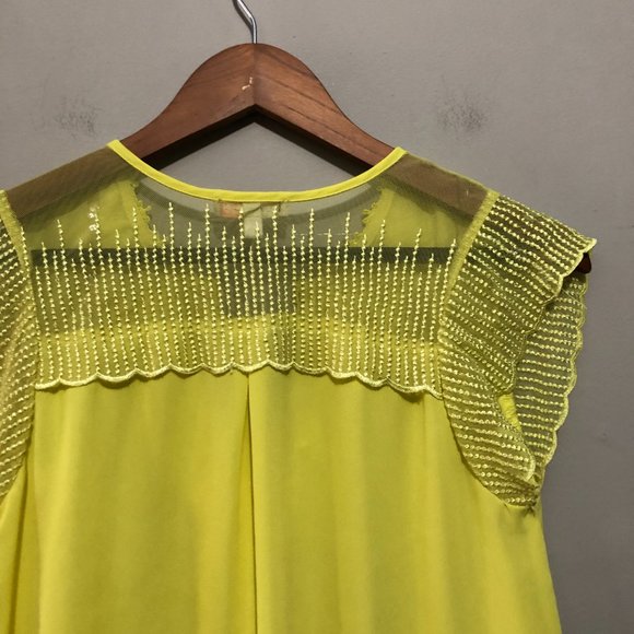 GB Cap Sleeve Blouse w/ Crochet Neckline Yellow Small - Picture 6 of 7